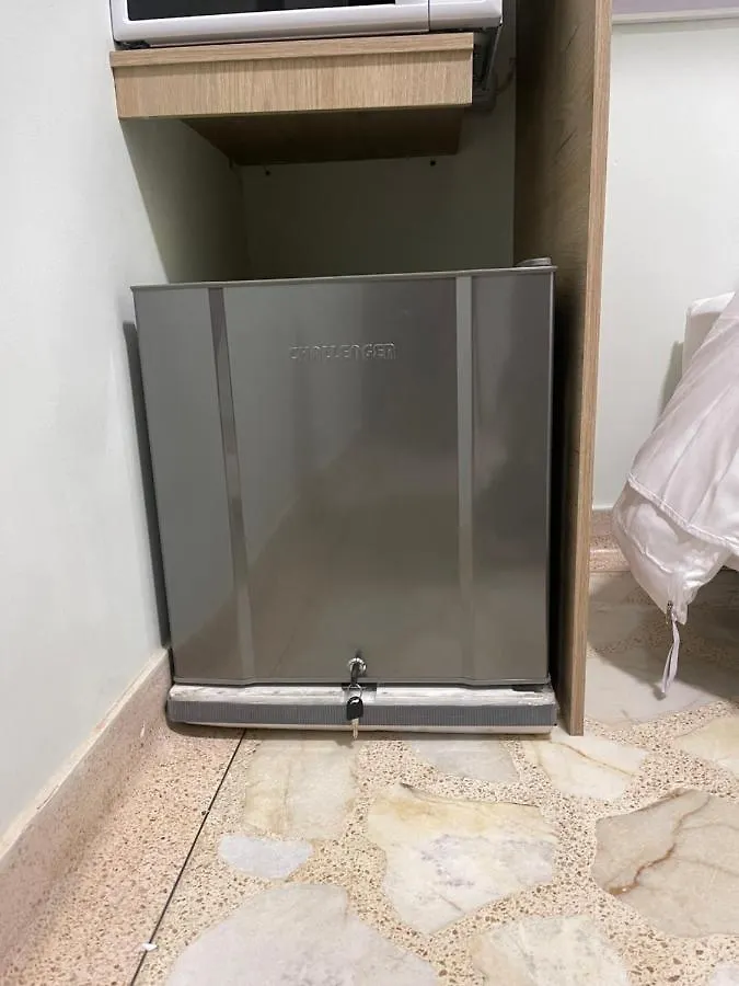 Lindo Y Nuevo Alojamiento Laureles, Habitacion Privada Медельин