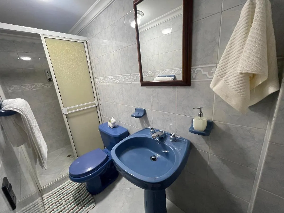 Lindo Y Nuevo Alojamiento Laureles, Habitacion Privada Медельин Проживание в семье
