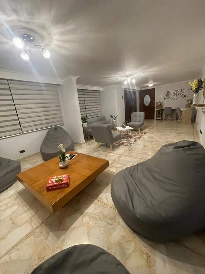 Lindo Y Nuevo Alojamiento Laureles, Habitacion Privada Медельин Колумбия