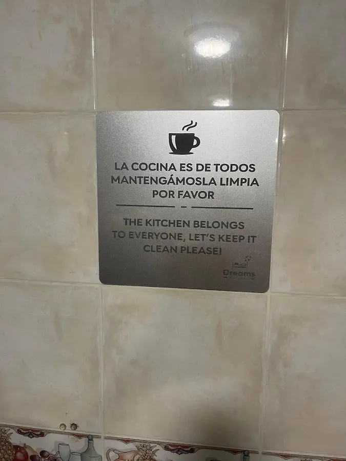 Homestay Lindo Y Nuevo Alojamiento Laureles, Habitacion Privada Medellin