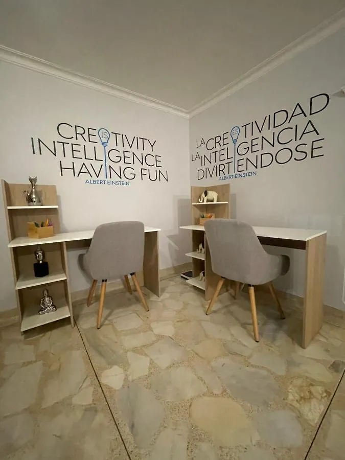 Lindo Y Nuevo Alojamiento Laureles, Habitacion Privada Medellin Homestay